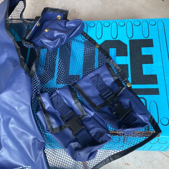 Vintage 1993 Police Play kit in Trunk - Picture 4 of 9